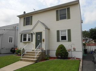 5 Kearney St, Lyndhurst, NJ 07071