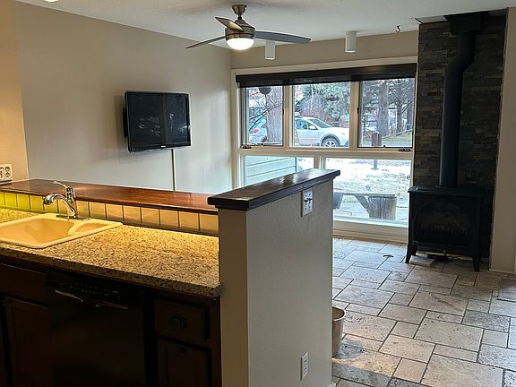 Open kitchen to dining & living area