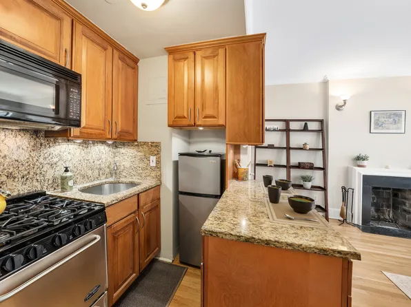 342 East 50th Street image 1 of 8