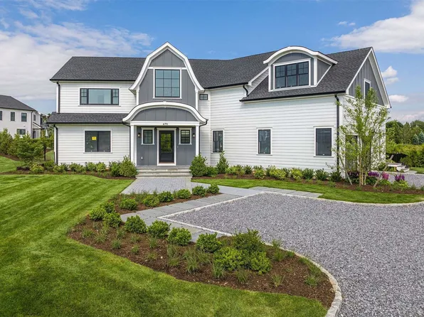 470 Royalton Row, Mattituck, NY 11952