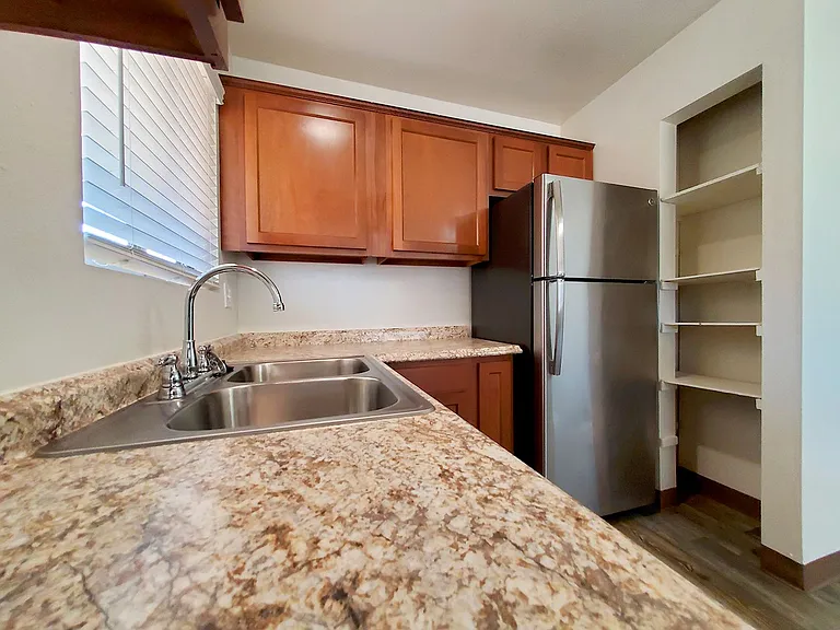 Town and Country Garden Apartments — Photo 16
