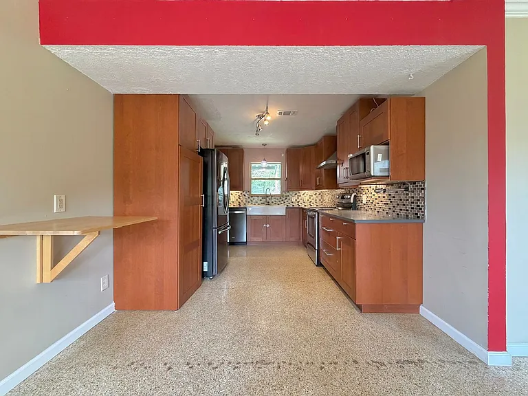 7103 Twin Crest Dr — Photo 8