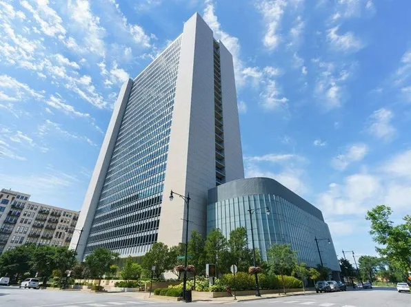 500 W Superior St Unit 802, Chicago, IL 60610