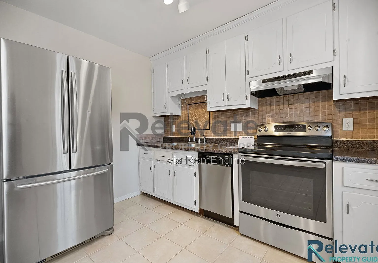 3 bed, 2.0 bath, 1166 sqft, $2,095 — Photo 4