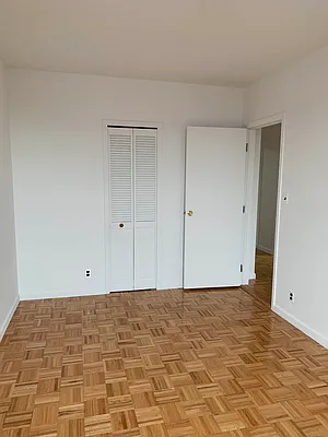 Rented by M.Grossman R.E. Management | media 39