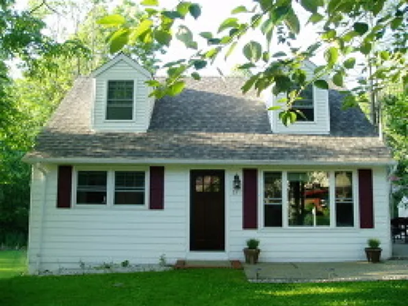 25 Billinge Rd, Hopatcong, NJ 07843