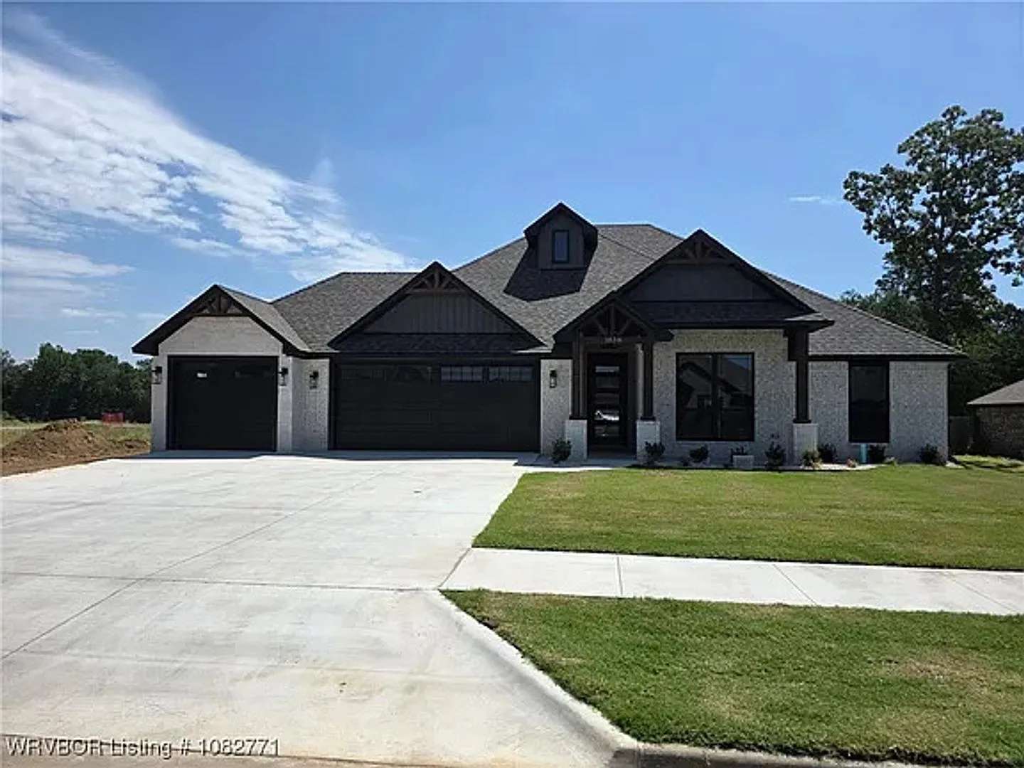Luxury Home for lease near Arkansas College of Osteopathic Medicine (ARCOM) — Photo 1