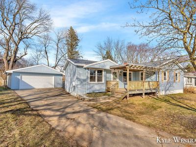 161 Clayton Ct NE, Rockford, MI, 49341