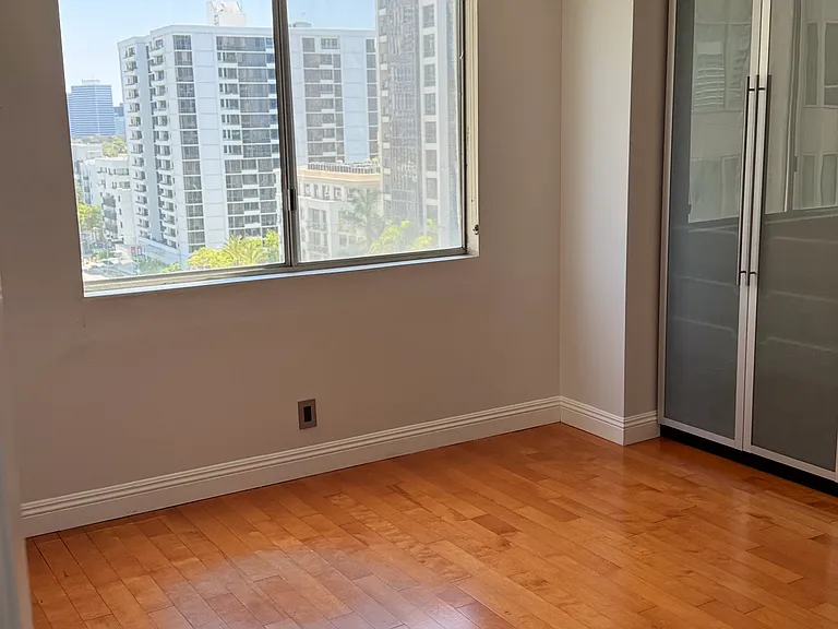 10747 Wilshire Blvd #1002 — Photo 31