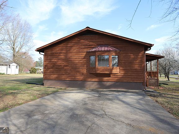 4th image of 16 Laredo Dr