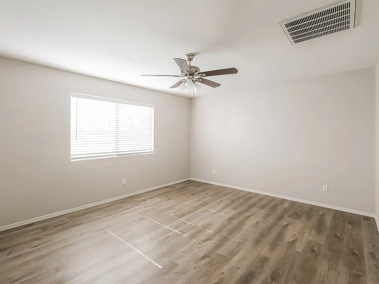 4855 S 4th Ave — Photo 10