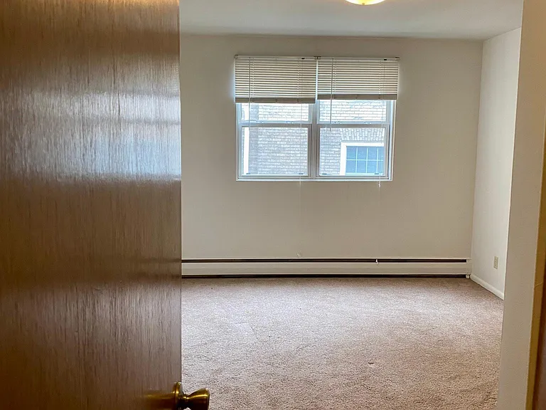 2020 Pillsbury Ave S #205 — Photo 6