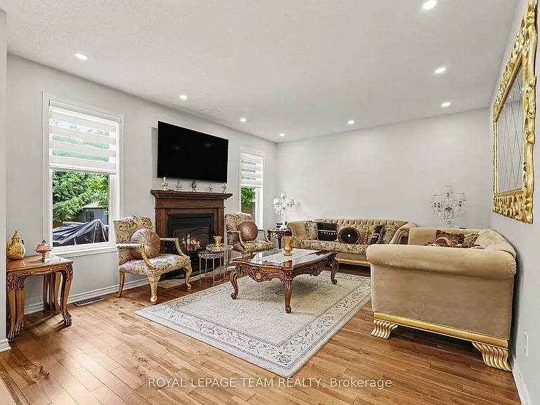 19 Keighley Cir — Photo 2