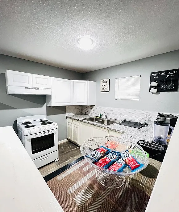 1 bed, 820 sqft, $895 — Photo 4