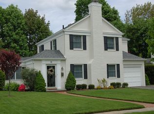85 Kingsbury Rd, Garden City, NY 11530