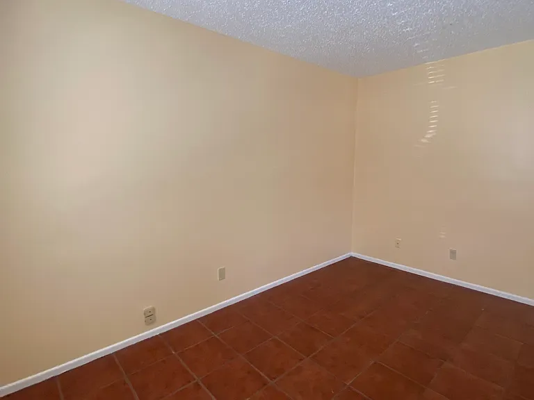 1801 Denmark Ln — Photo 15