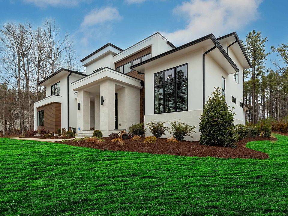 2nd image of 404 Colvard Woods Way