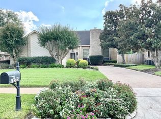 12515 Piping Rock Dr, Houston, TX 77077