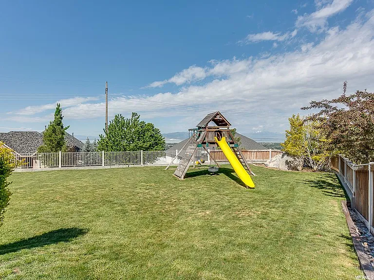 4001 N Sherwood Dr — Photo 18