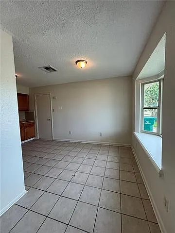 1145 Warren Dr — Photo 13