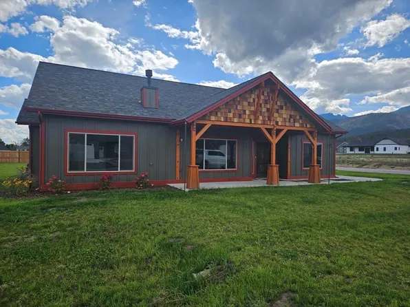 370 Buckaroo Blvd, Florence, MT 59833