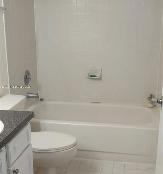 8215 Lake Dr #505 — Photo 17