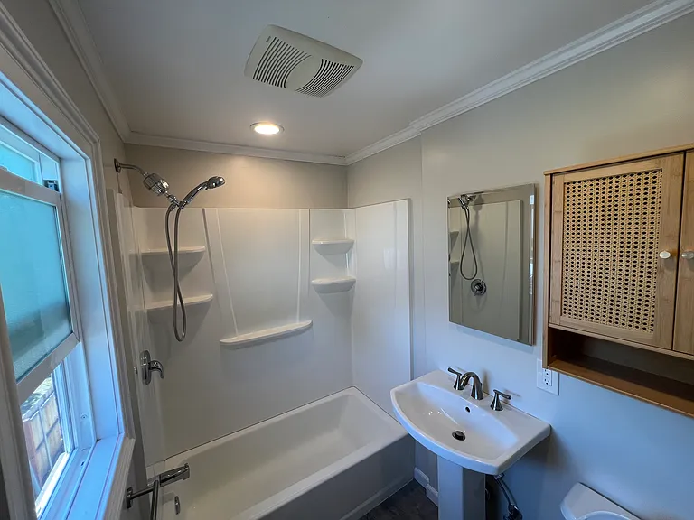 151 N Wilson Ave #6 — Photo 8