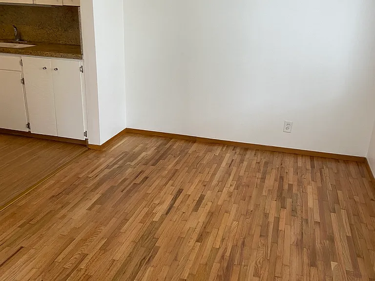 828 Sinex Ave #1 — Photo 7