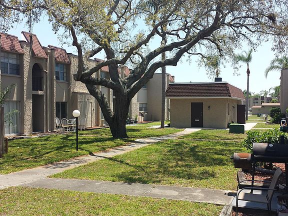 Briar Hill Apartments, Kenneth City, FL