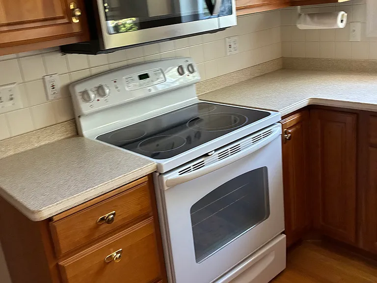 85 S Huron Dr — Photo 15
