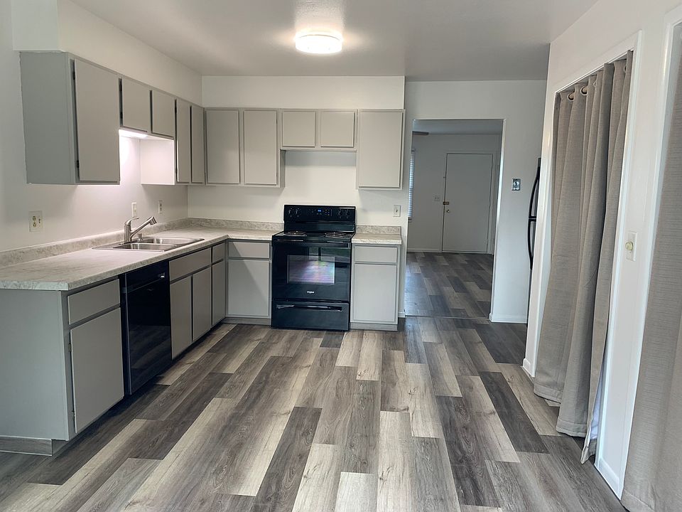 1st image of 1836 Garden Dr #1836