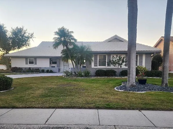 723 Elkhorn Rd, Sun City Center, FL 33573