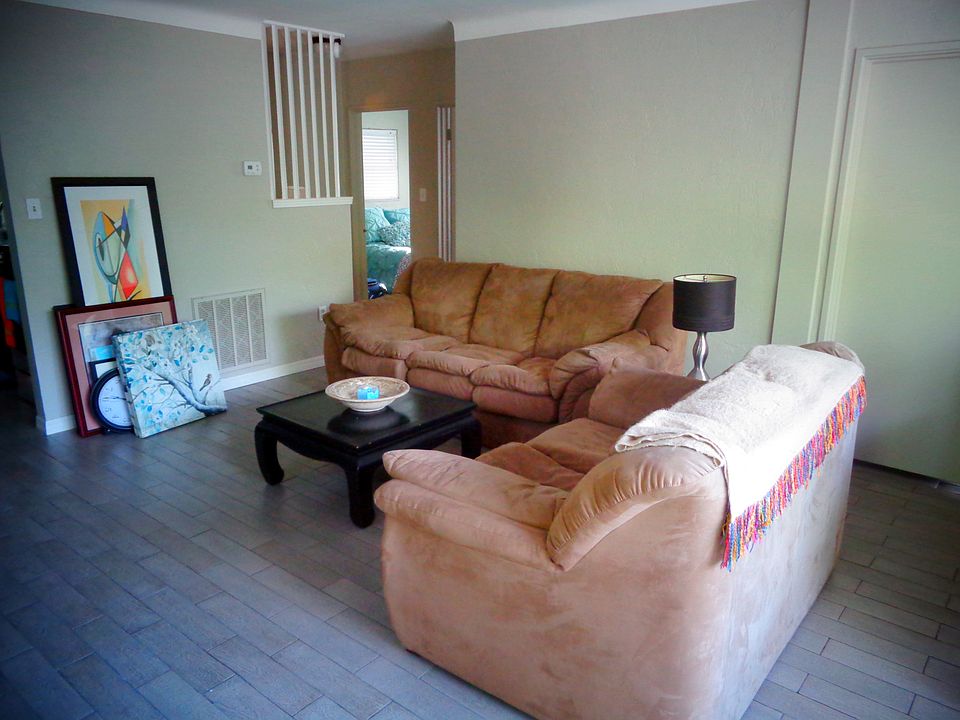 2nd image of 14111 Victoria Rd