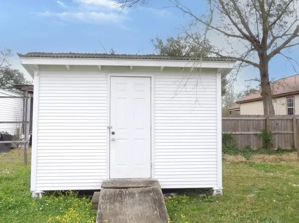 913 W Burton St #420, Sulphur, LA 70663