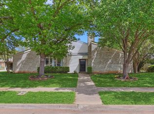700 Irongate Cir, Irving, TX 75060
