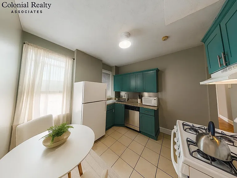 17 Highgate St #11 — Photo 9