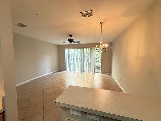 821 Pipers Cay Dr — Photo 3