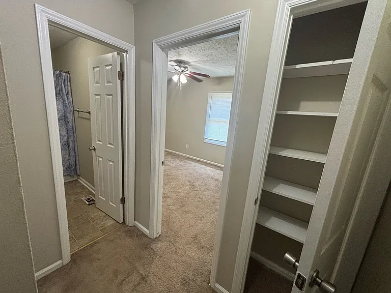 422 Kirkcaldy Ct #1 — Photo 18