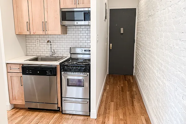 Rented by Corcoran | media 25