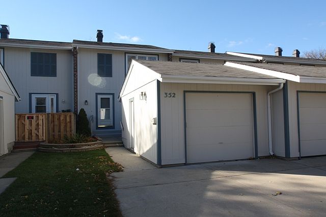 1st image of 352 Colony Green Dr