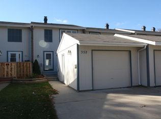 352 Colony Green Dr, Bloomingdale, IL 60108
