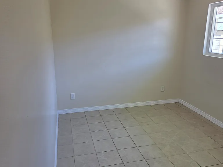 1545 Plaza Del Amo #C — Photo 11