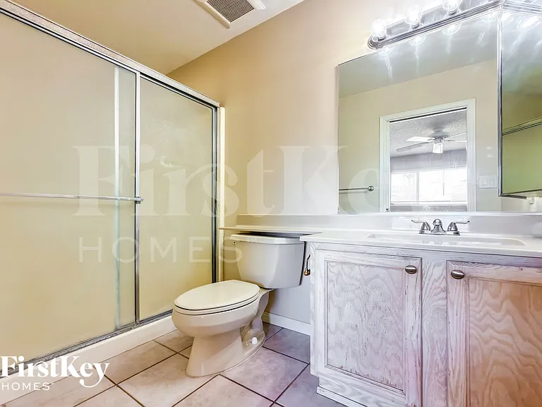 813 E Todd Dr — Photo 13
