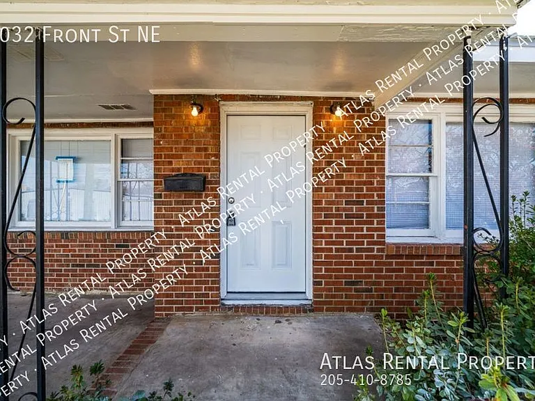2032 Front St NE — Photo 5