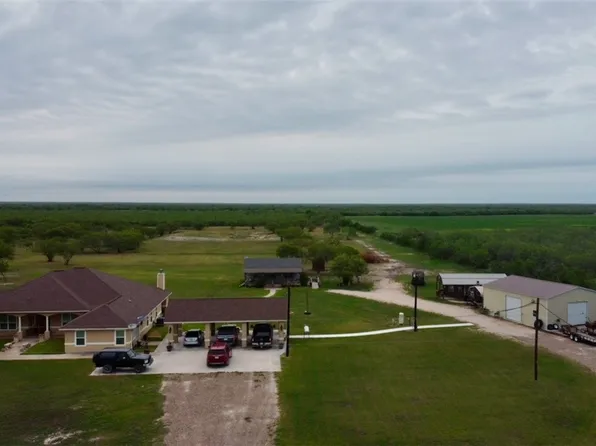 527 Coyote Ranch Rd, Alice, TX 78332