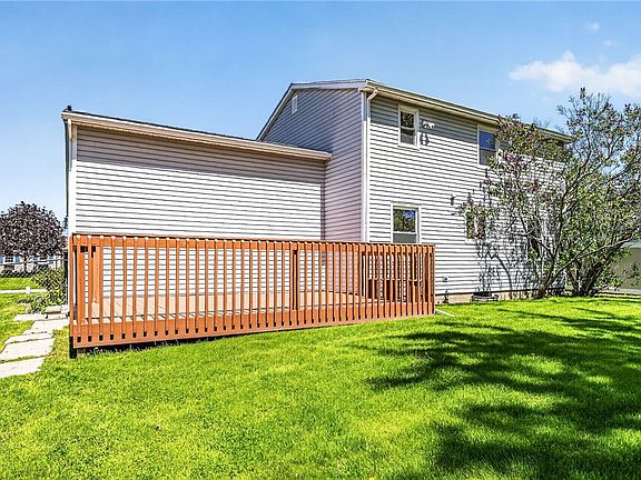 3rd image of 383 Pebbleview Dr