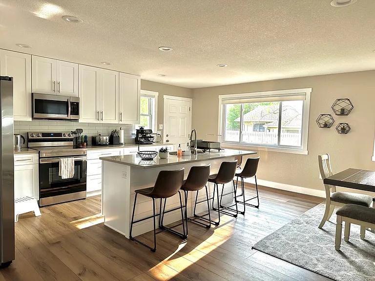 5192 Braun St — Photo 1