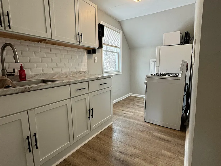 445 Octavius St #3 — Photo 8