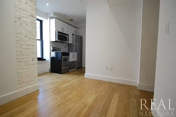 Rented by REAL New York | media 3