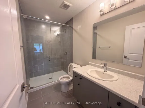 696 Benninger Dr, Kitchener, ON N2E 0J4